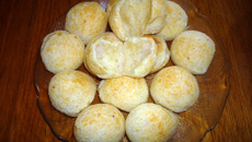Pão de queijo fácil e prático