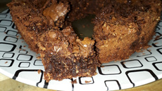 Brownie de chocolate com coco