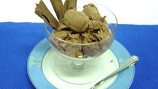 Sorvete de chocolate crocante