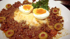 Purê de batata ao molho de carne moída