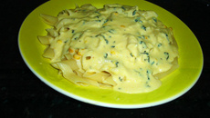 Penne ao molho de milho, parmesão e manjericão