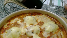 Almôndegas ao molho de vinho tinto