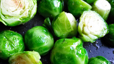 Couve de Bruxelas dourada