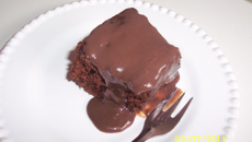 Bolo de chocolate com creme de café com chocolate