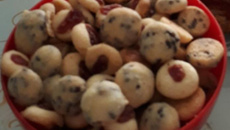 Biscoito amanteigado com goiabada (goiabinha)