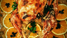 Peru ao molho de laranja e alecrim