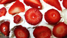 Torta de morango com chantilly