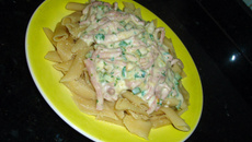 Penne ao molho branco de presunto e abobrinha Italiana