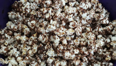 Pipoca doce de chocolate