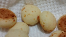 Pão de queijo com casquinha crocante
