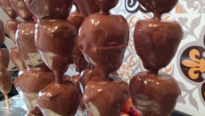 Espeto de morango com chocolate