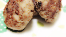 Bolinho de carne moída com farinha de milho