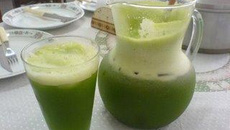 Suco verde refrescante
