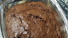 Bolo de chocolate low carb com whey protein e okara