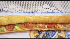 Sanduíche de metro ao molho de estrogonofe