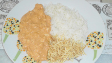 Estrogonofe de frango simples e delicioso