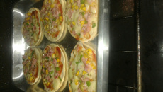 Minipizza de queijo e presunto