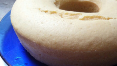 Bolo rápido de leite condensado