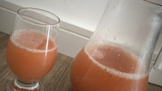 Suco de uva com morango