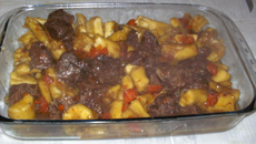 Carne com mandioca