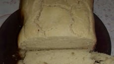 Pão de forma feito na máquina de pão