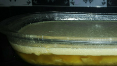 Gelatina de abacaxi com creme de leite