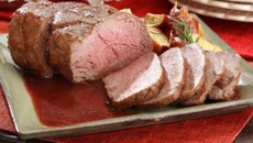 Rosbife com molho de uva