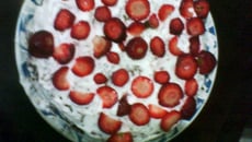 Bolo de morango e chocolate