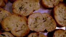 Pasta de alho para torradas