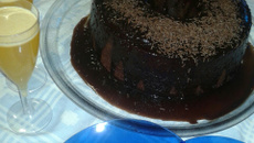 Bolo de chocolate diferente (assado com a cobertura)