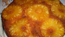 Bolo de abacaxi caramelizado