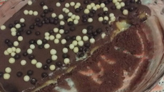 Sobremesa tipo torta de creme belga com ganache