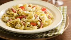 Talharim ao pesto com atum