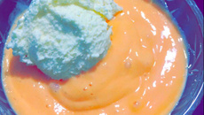 Creme de mamão papaia com sorvete de creme