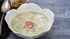 Caldo de batata com linguiça calabresa