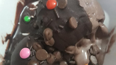 Calda quente de chocolate para sorvetes