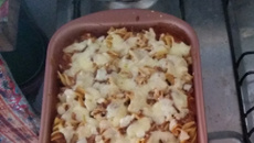 Penne ao molho de carne moída com creme de leite