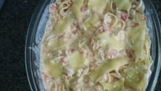 Macarrão com frango e requeijão ao forno