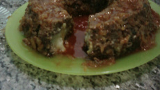 Bolo de carne recheado