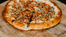 Pizza com borda recheada