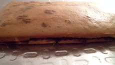 Bolo de ameixa e doce de leite