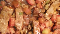 Lombo de porco com tomate