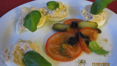 Ovo recheado com pasta de atum