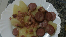 Aipim com calabresa ao forno