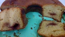 Broa de fubá com goiabada