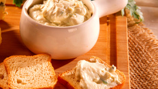 Patê de milho e queijo prato