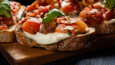 Bruschetta de tomate