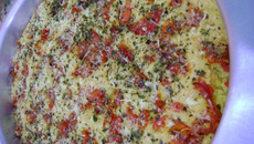 Torta de milho com creme de cebola