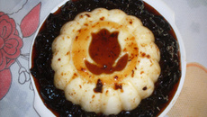 Manjar branco com ameixas