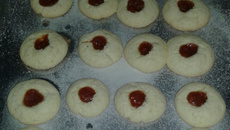 Biscoito de amido de milho com goiabada